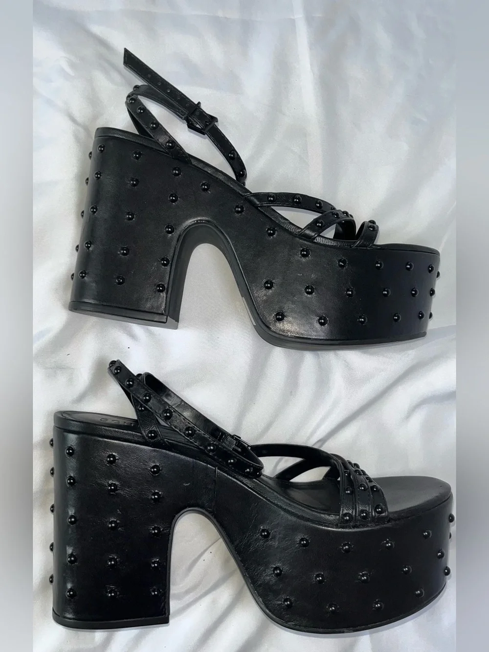 SCHUTZ black platform